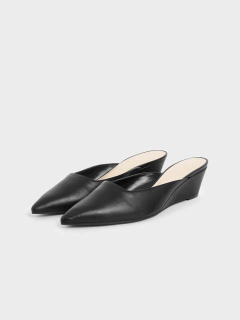 

CHARLES & KEITH Women Black Solid Pumps