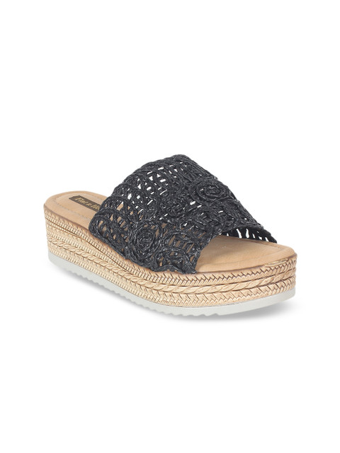 

Flat n Heels Women Black Woven Design Mules