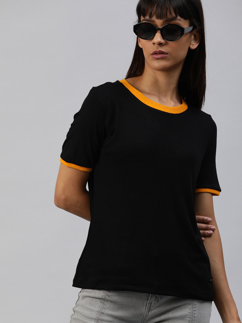 

Roadster Women Black Solid Round Neck T-shirt