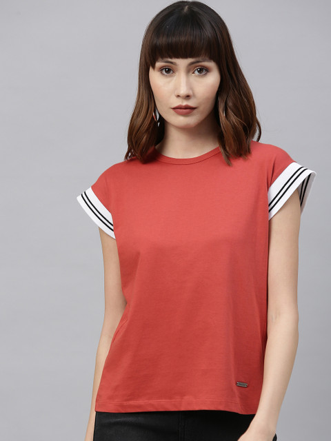 

Roadster Women Red Solid Round Neck T-shirt