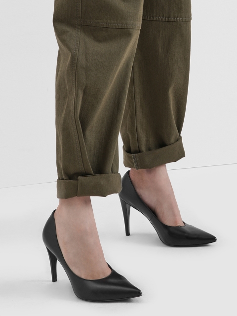 

CHARLES & KEITH Women Black Solid Pumps