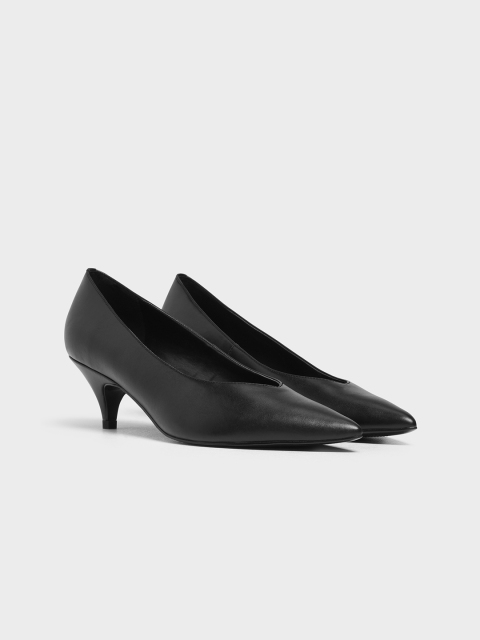 

CHARLES & KEITH Women Black Solid Pumps