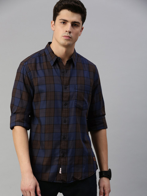 

Roadster Men Navy Blue & Brown Regular Fit Checked Casual Shirt