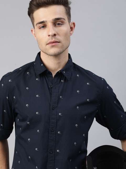 

Roadster Men Navy Blue & Grey Regular Fit Conversational Print Casual Shirt