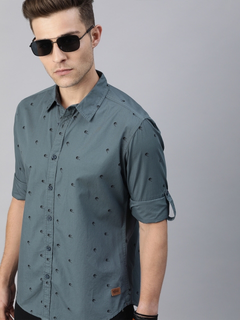 

Roadster Men Teal Blue & Black Regular Fit Conversational Printed Casual Shirt