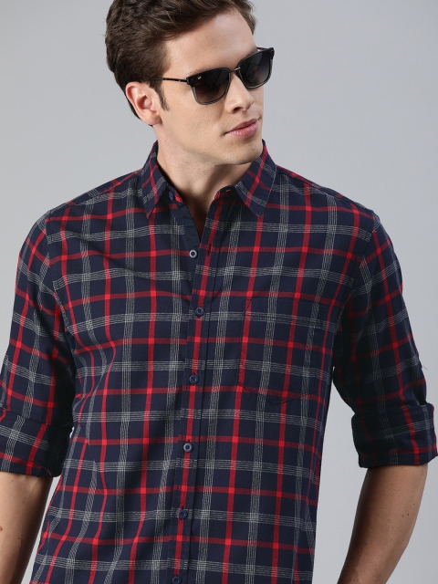 

Roadster Men Navy Blue & Red Regular Fit Checked Casual Shirt