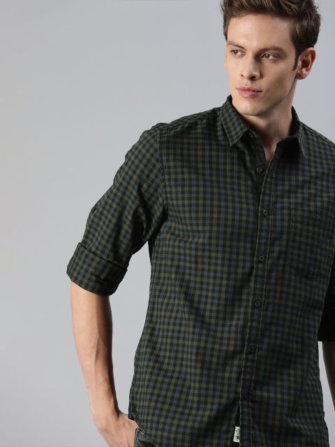 

Roadster Men Olive Green & Blue Regular Fit Checked Casual Shirt