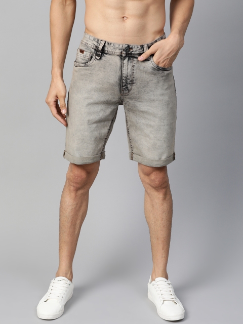 

Roadster Men Grey Washed Regular Fit Denim Shorts