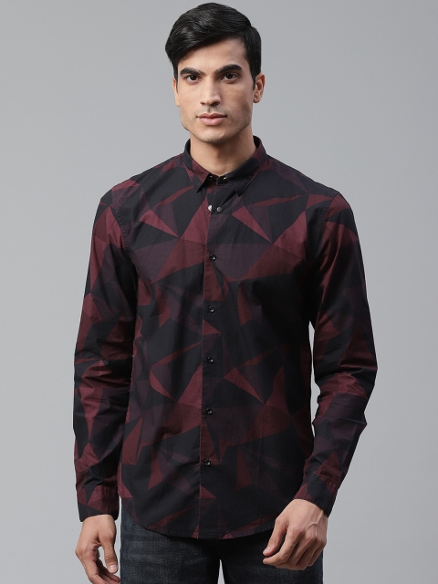 

Blackberrys Men Black & Burgundy Trim Fit Printed Casual Shirt