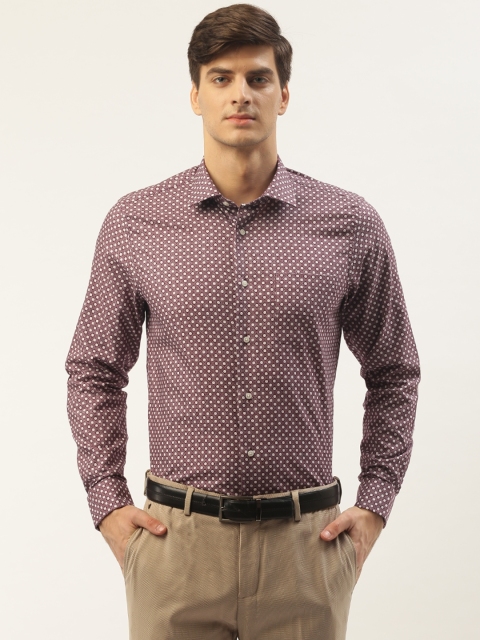 

Blackberrys Men Burgundy & Off-White Slim Fit Printed Semiformal Shirt