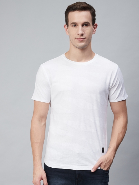 

Blackberrys Men White Solid Round Neck T-shirt