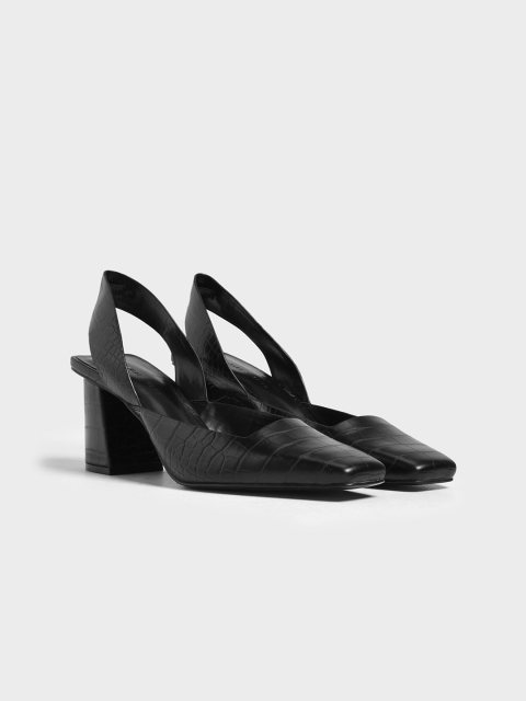 

CHARLES & KEITH Women Black Solid Pumps