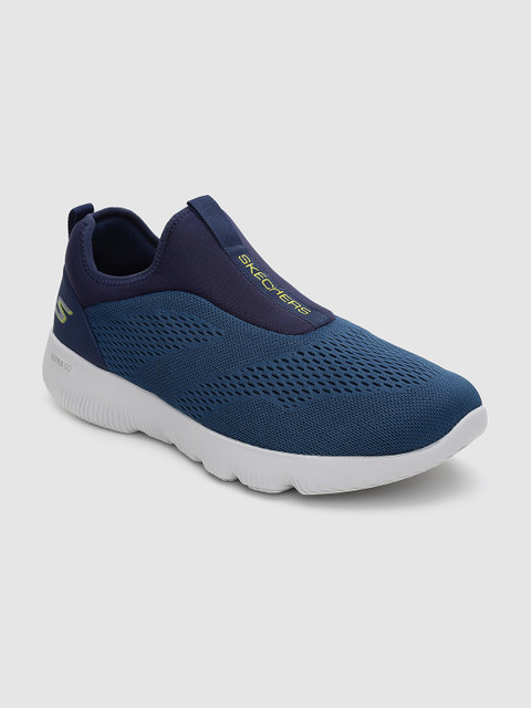 

Skechers Men Navy Blue GO RUN FOCUS Running Shoes