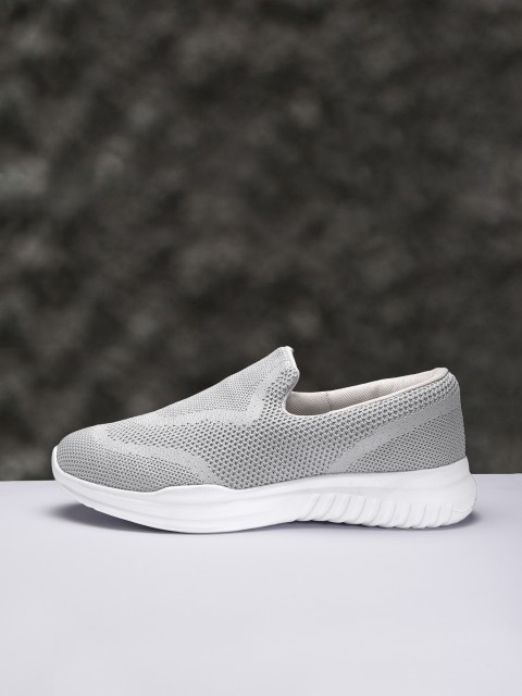 

Crew STREET Men Grey Woven Design Walking Shoes