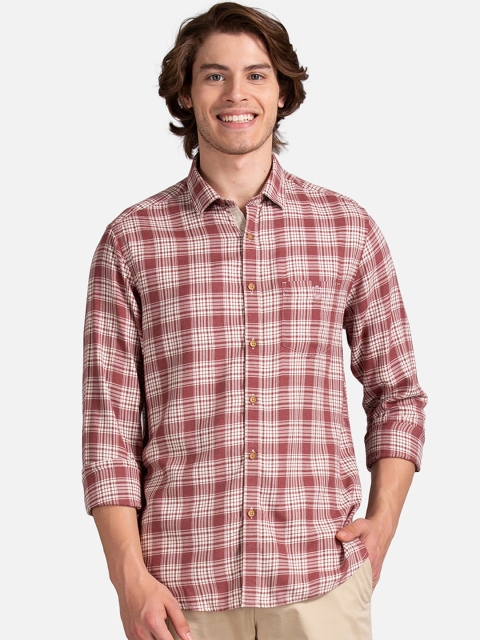 

True Blue Men Red Slim Fit Checked Casual Shirt
