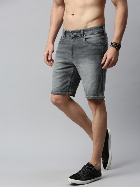 

Roadster Men Black Washed Regular Fit Denim Shorts