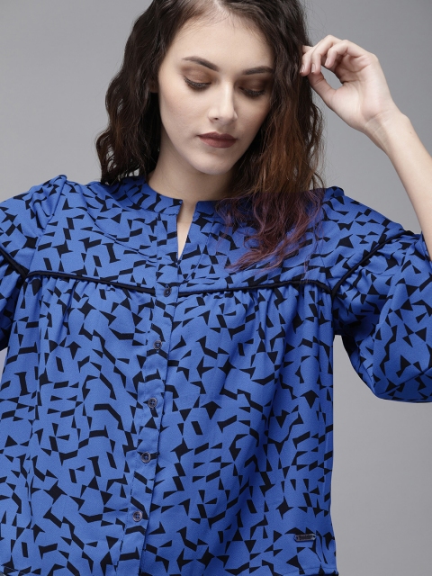 

Roadster Women Blue Printed Boxy Top