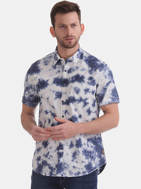

Flying Machine Men Blue & White Regular Fit Printed Casual Shirt