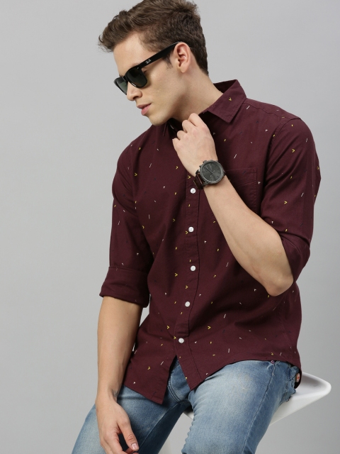 

Levis Men Brown Slim Fit Printed Casual Shirt
