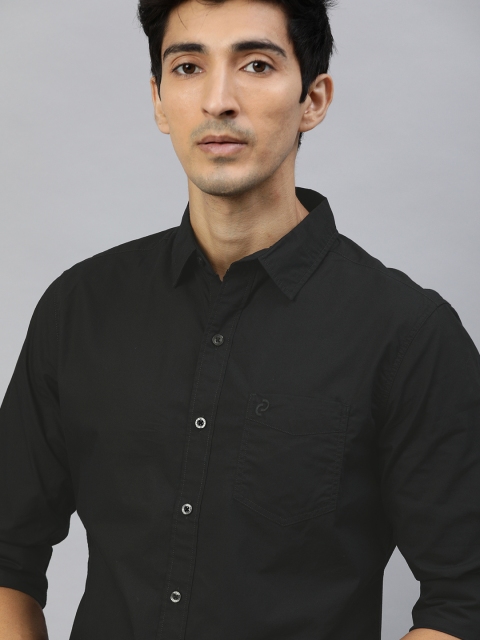 

Denizen From Levis Men Black Solid Regular Fit Casual Shirt