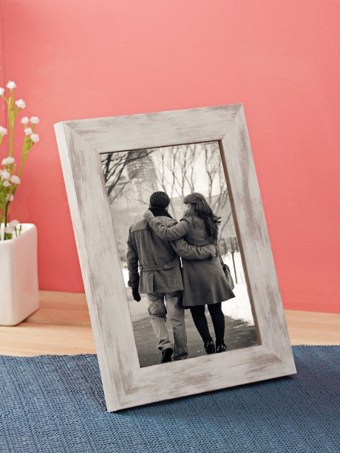

WISHTANK Off-White Textured Table-Top Photo Frame