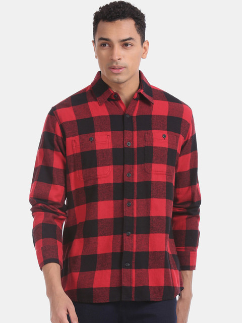 

GAP Men Red & Black Regular Fit Checked Casual Shirt