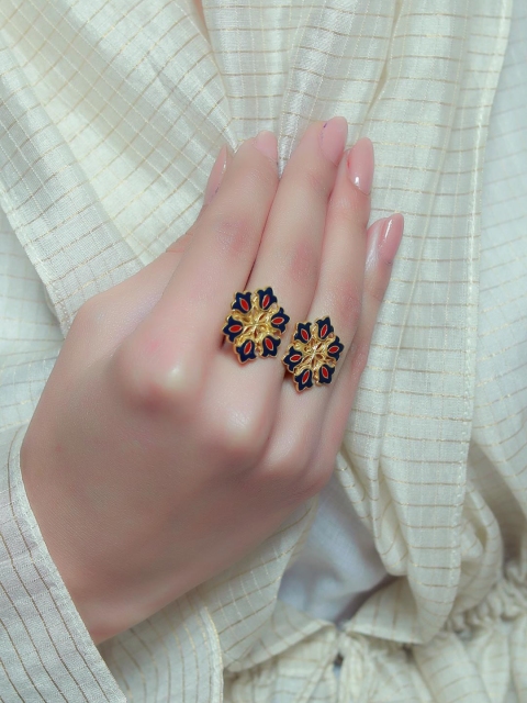 

Zariin Navy Blue & Red Gold-Plated Enamelled Adjustable Ring