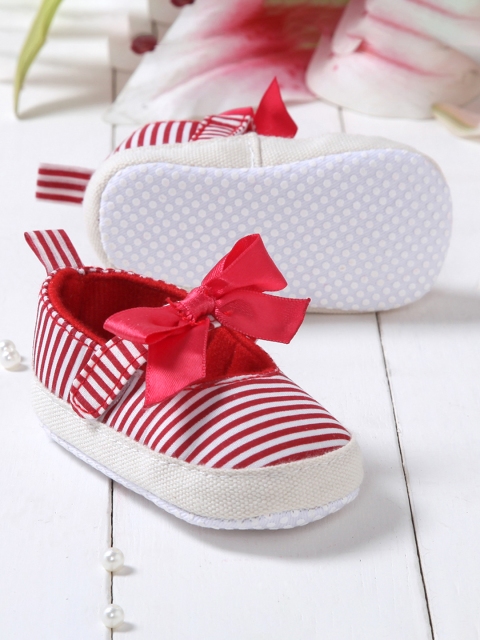 

Walktrendy Infant Girls Red & White Striped Booties