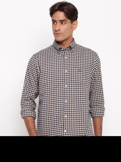 

GANT Men Navy Blue & Beige Regular Fit Checked Casual Shirt