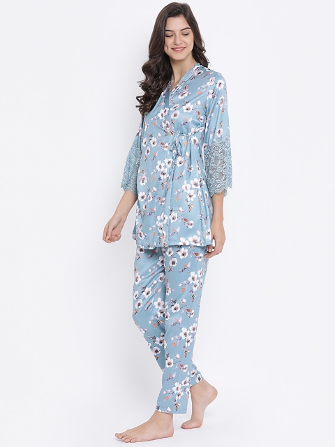 

Kanvin Women Blue & White Floral Print Night suit
