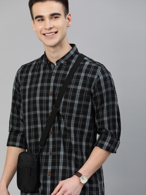 

Mast & Harbour Men Black & Grey Slim Fit Checked Casual Shirt