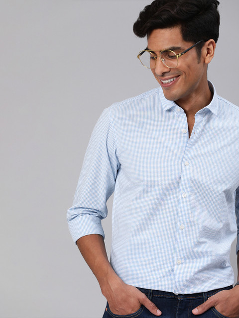 

Mast & Harbour Men Blue & White Slim Fit Checked Seersucker Casual Shirt