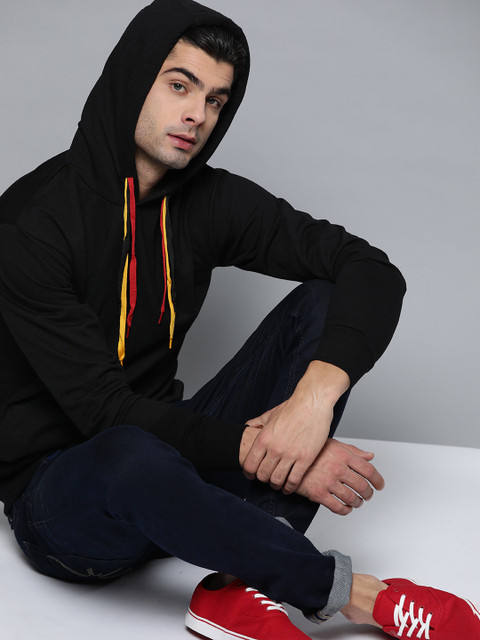

Kook N Keech Men Black Solid Hooded Sweatshirt