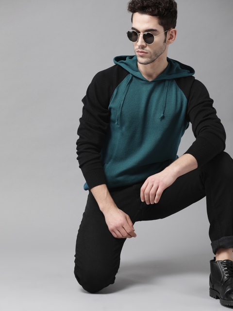 

Roadster Men Teal Blue Solid Hooded Pullover Sweater