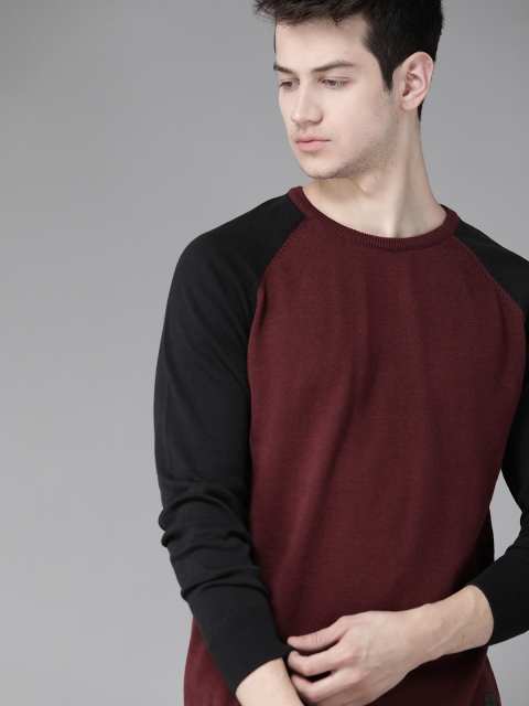 

Roadster Men Maroon Solid Cotton Pullover Sweater