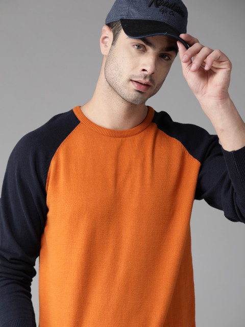 

Roadster Men Orange Solid Pullover Sweater