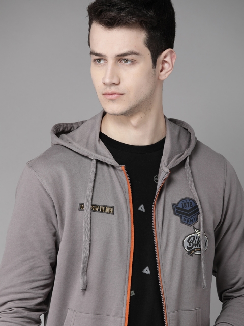 

Roadster Men Grey Solid Hooded Sweatshirt