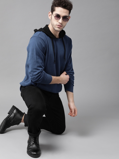 

Roadster Men Blue Solid Hooded Pullover Sweater