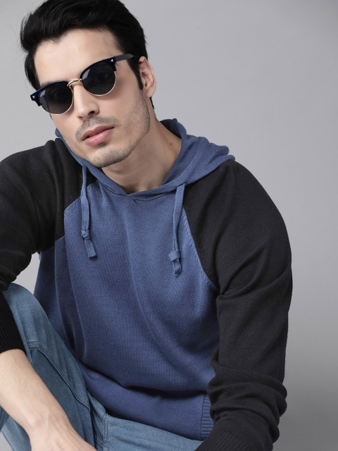 

Roadster Men Navy Blue & Black Solid Hooded Sweatshirt