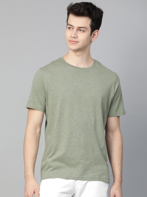 

Marks & Spencer Men Green Slim Fit Solid Round Neck T-shirt