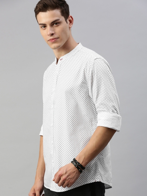 

Roadster Men White & Blue Regular Fit Printed Casual Shirt