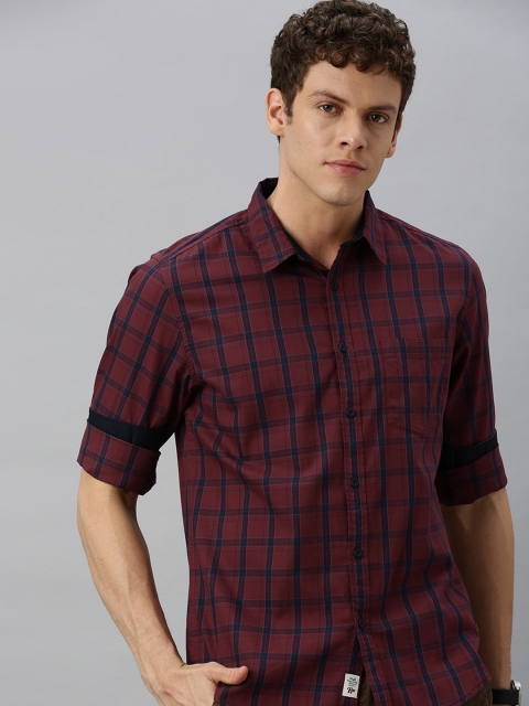 

Roadster Men Maroon & Blue Regular Fit Checked Casual Shirt