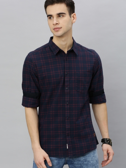 

Roadster Men Navy Blue & Red Regular Fit Checked Casual Shirt