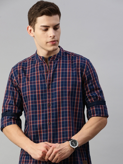 

Roadster Men Navy Blue & Brown Regular Fit Checked Casual Shirt