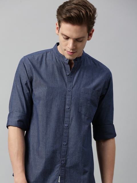

Roadster Men Navy Blue Regular Fit Solid Casual Chambray Shirt