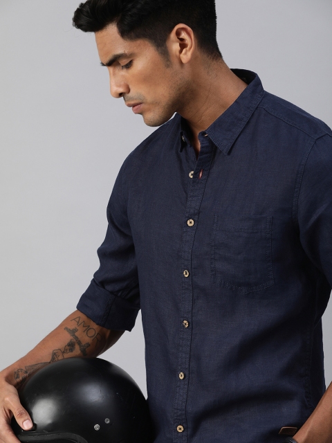 

Roadster Men Navy Blue Regular Fit Solid Casual Shirt
