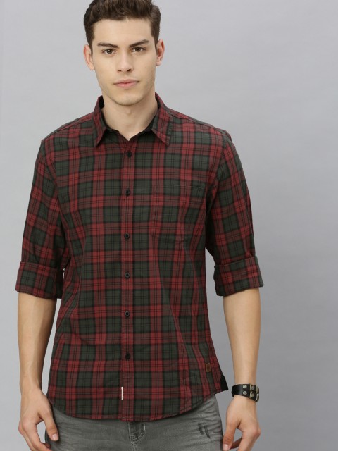 

Roadster Men Red & Olive Green Regular Fit Checked Casual Shirt