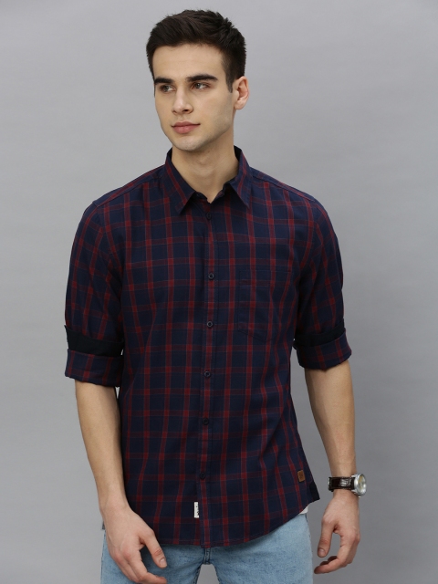 

Roadster Men Navy Blue & Red Regular Fit Checked Casual Shirt