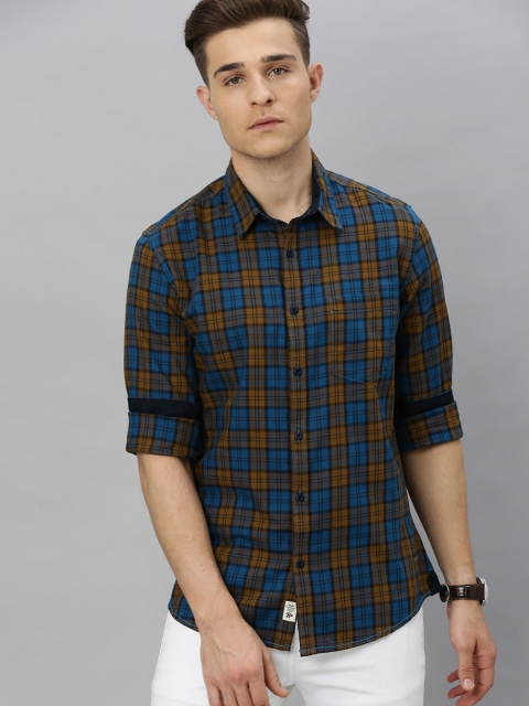 

Roadster Men Teal Blue & Mustard Yellow Regular Fit Checked Casual Shirt