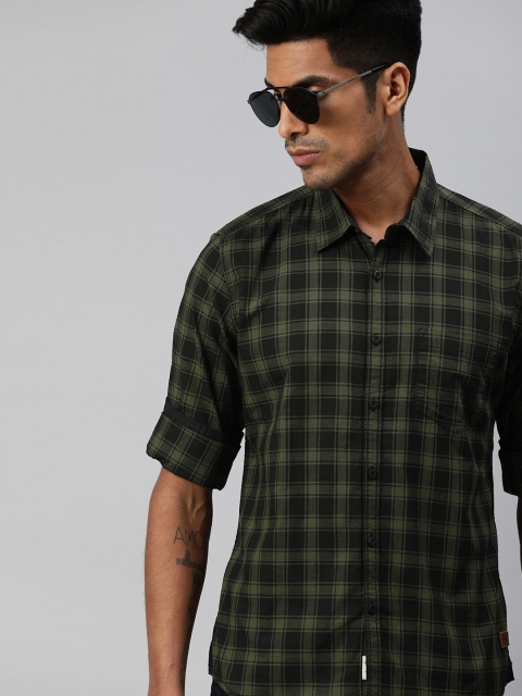 

Roadster Men Olive Green & Black Regular Fit Checked Casual Shirt